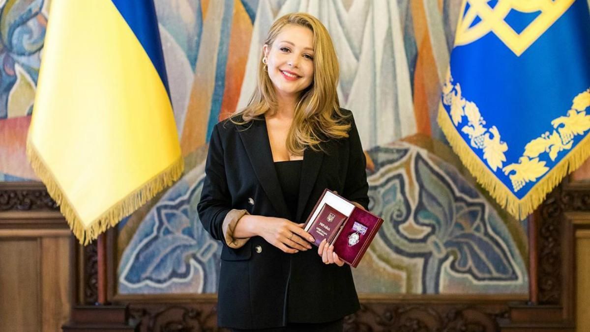 Тіну Кароль нагородили почесною державною відзнакою: промовисті фото Тіну Кароль нагородили почесною державною відзнакою: промовисті фото