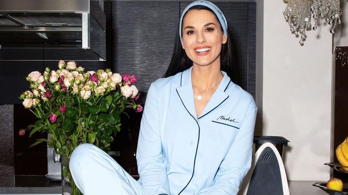 Маша Ефросинина показала варианты трендовых летних образов: смешное видео Маша Ефросинина показала варианты трендовых летних образов: смешное видео