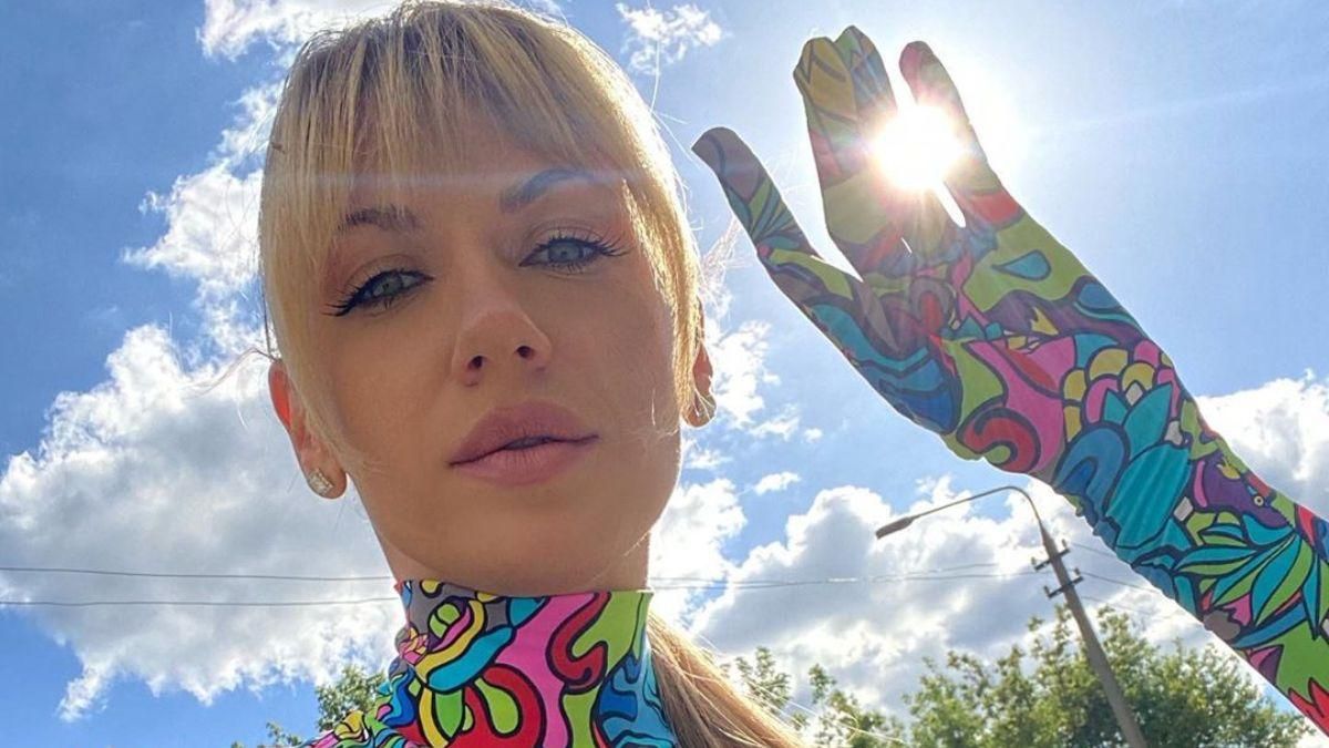 У яскравому вбранні: Леся Нікітюк розбурхала мережу зухвалим образом – фото У яскравому вбранні: Леся Нікітюк розбурхала мережу зухвалим образом – фото