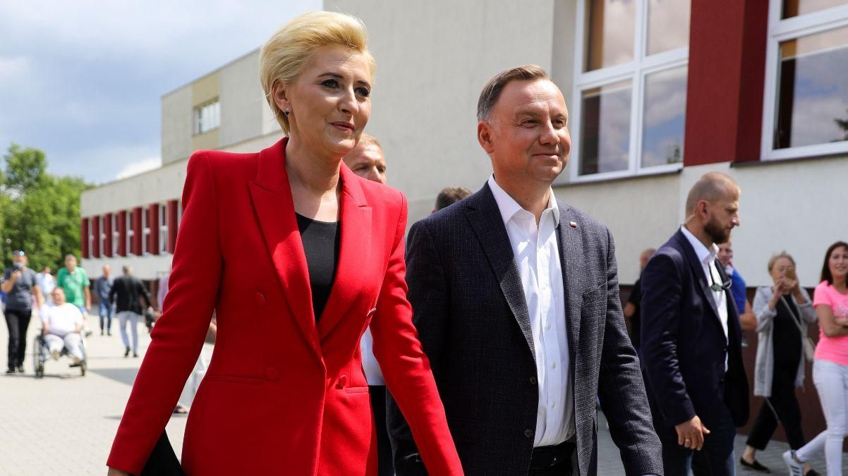 Найстильніші образи Агати Корнгаузер-Дуди – першої леді Польщі: фото Найстильніші образи Агати Корнгаузер-Дуди – першої леді Польщі: фото