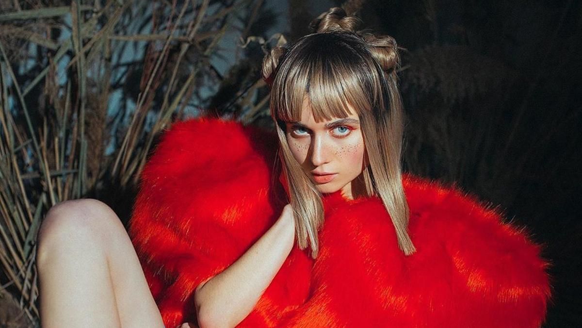 Jerry Heil подала в суд на певца Jerry Heil подала в суд на певца