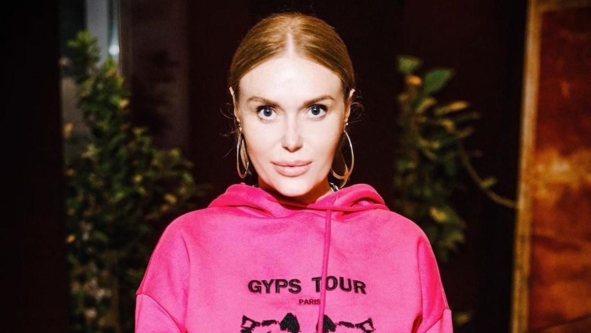 У стильному сарафані: Слава Камінська показала образ для пікніка – фото У стильному сарафані: Слава Камінська показала образ для пікніка – фото