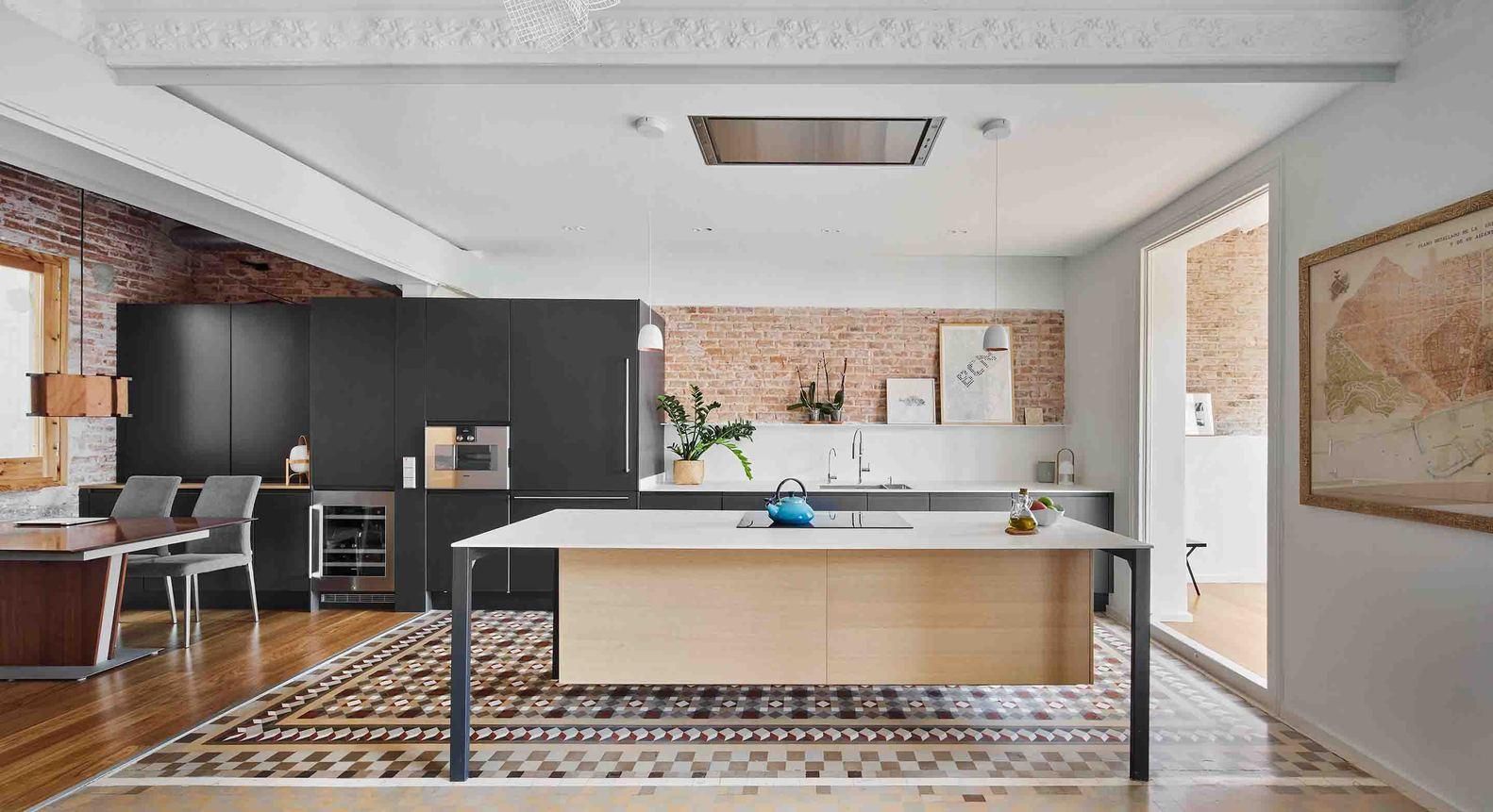 Ремонт 120-летней квартиры: сочетание классического стиля и лофта – фото Ремонт 120-летней квартиры: сочетание классического стиля и лофта – фото