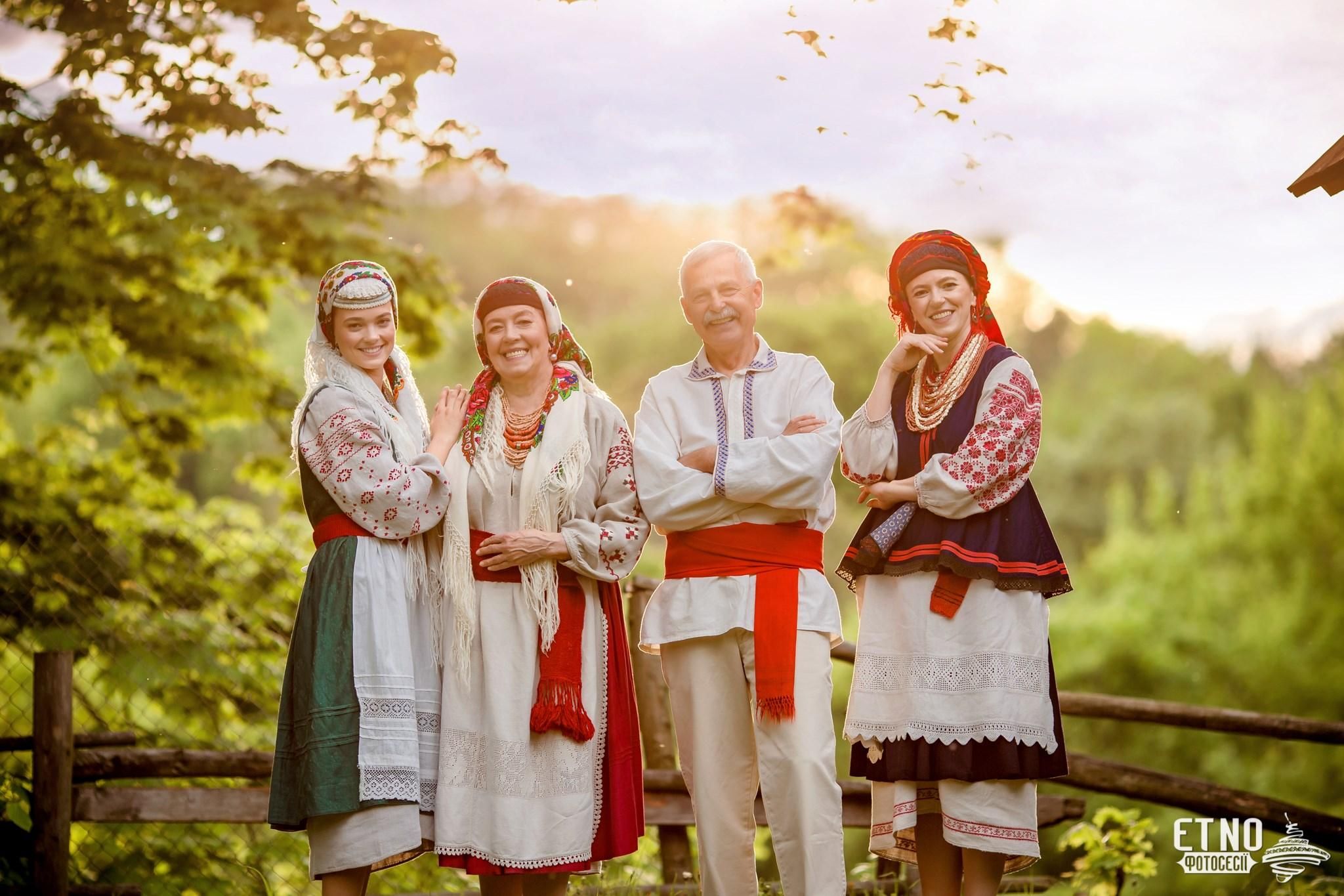 Украинка фотографирует в невероятных етнообразах: фото, видео