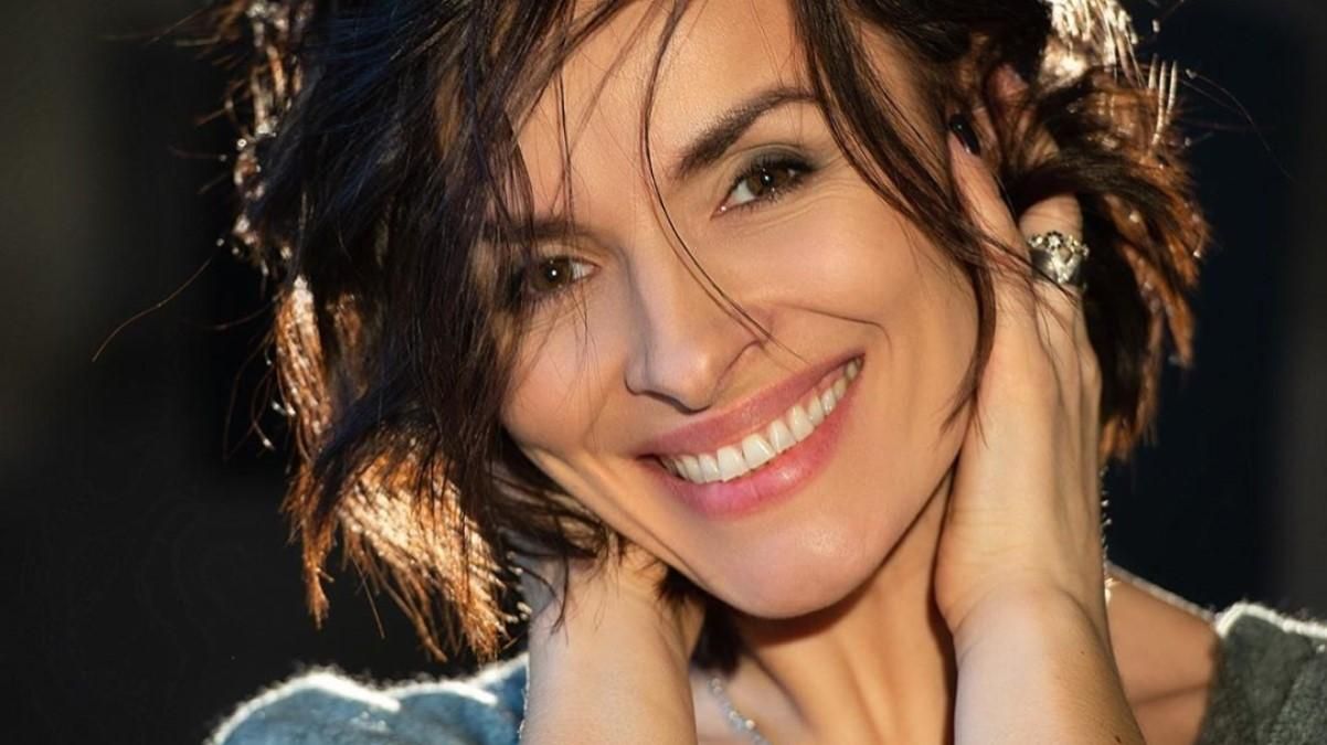 У скромній сукні та хустині: Надія Мейхер показала кадри зі зйомок "Великих Вуйок 2" У скромній сукні та хустині: Надія Мейхер показала кадри зі зйомок "Великих Вуйок 2"