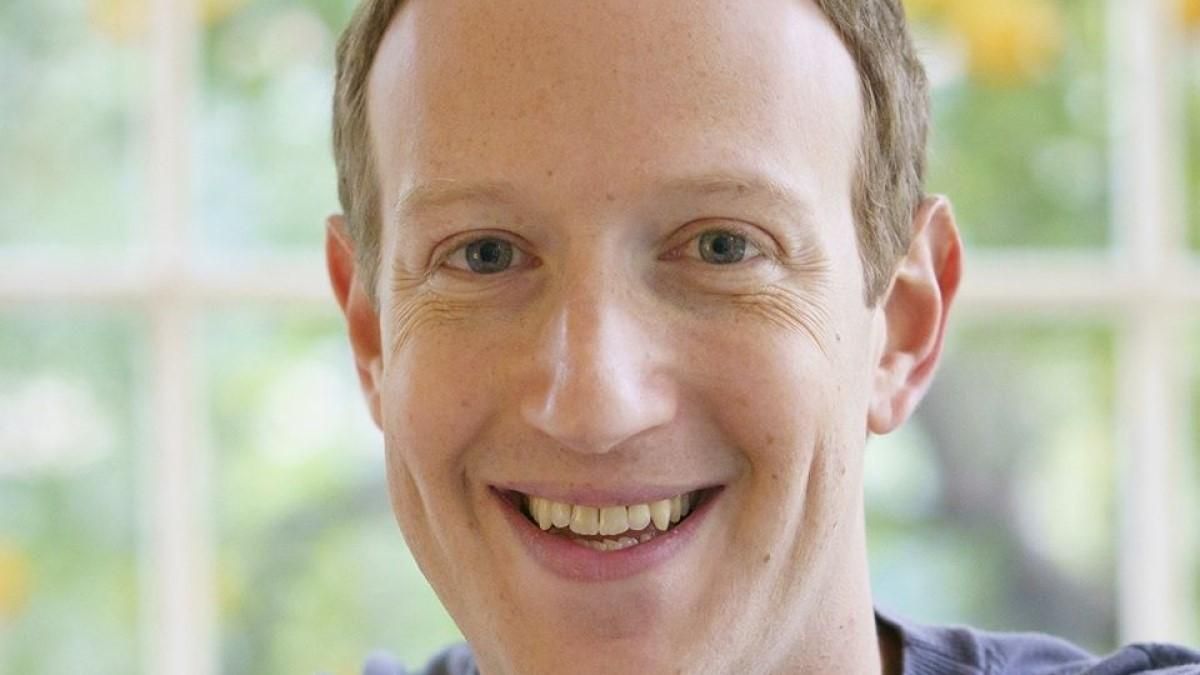 У мережі висміяли нове фото Марка Цукерберга, використавши курйозні кадри з кіно У мережі висміяли нове фото Марка Цукерберга, використавши курйозні кадри з кіно