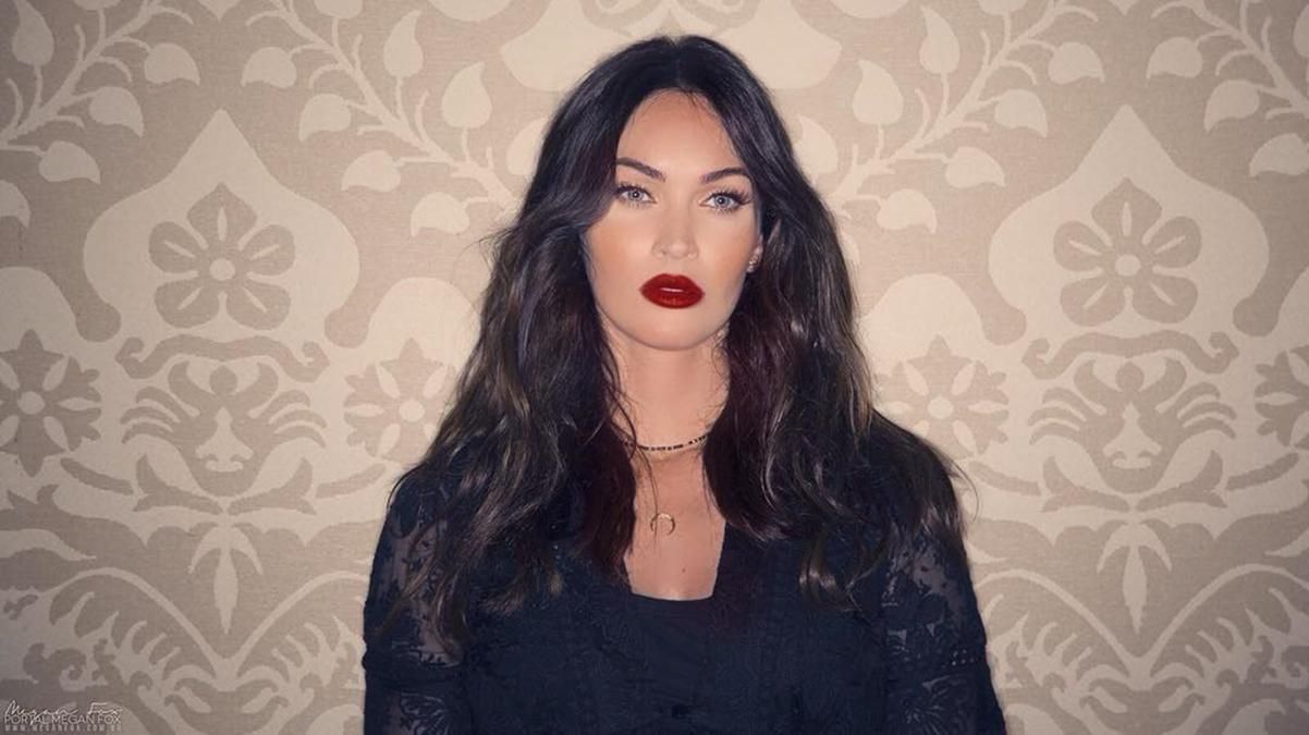 Меган Фокс більше не приховує роман з відомим репером: промовисте фото Меган Фокс більше не приховує роман з відомим репером: промовисте фото