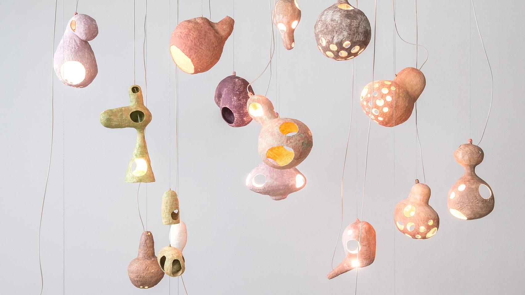 Максимально дивна форма – дизайн світильників у стилі пап'є-маше: фото Максимально дивна форма – дизайн світильників у стилі пап'є-маше: фото
