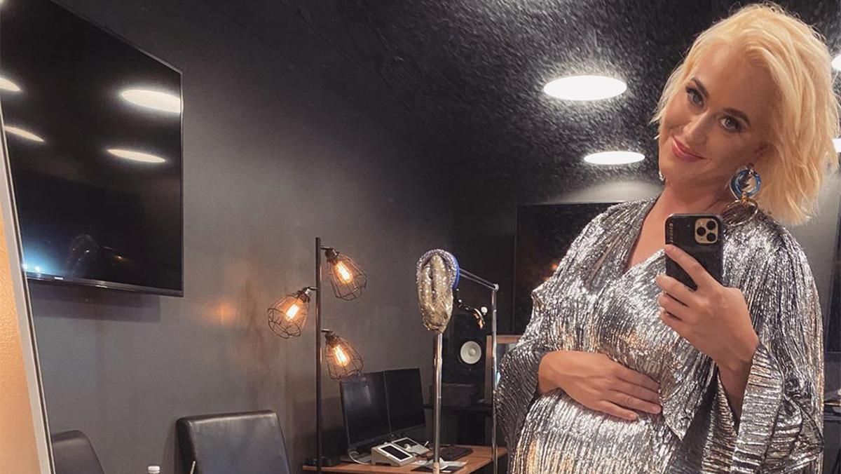 Беременная Кэти Перри показала большой обнаженный животик: яркие фото Беременная Кэти Перри показала большой обнаженный животик: яркие фото