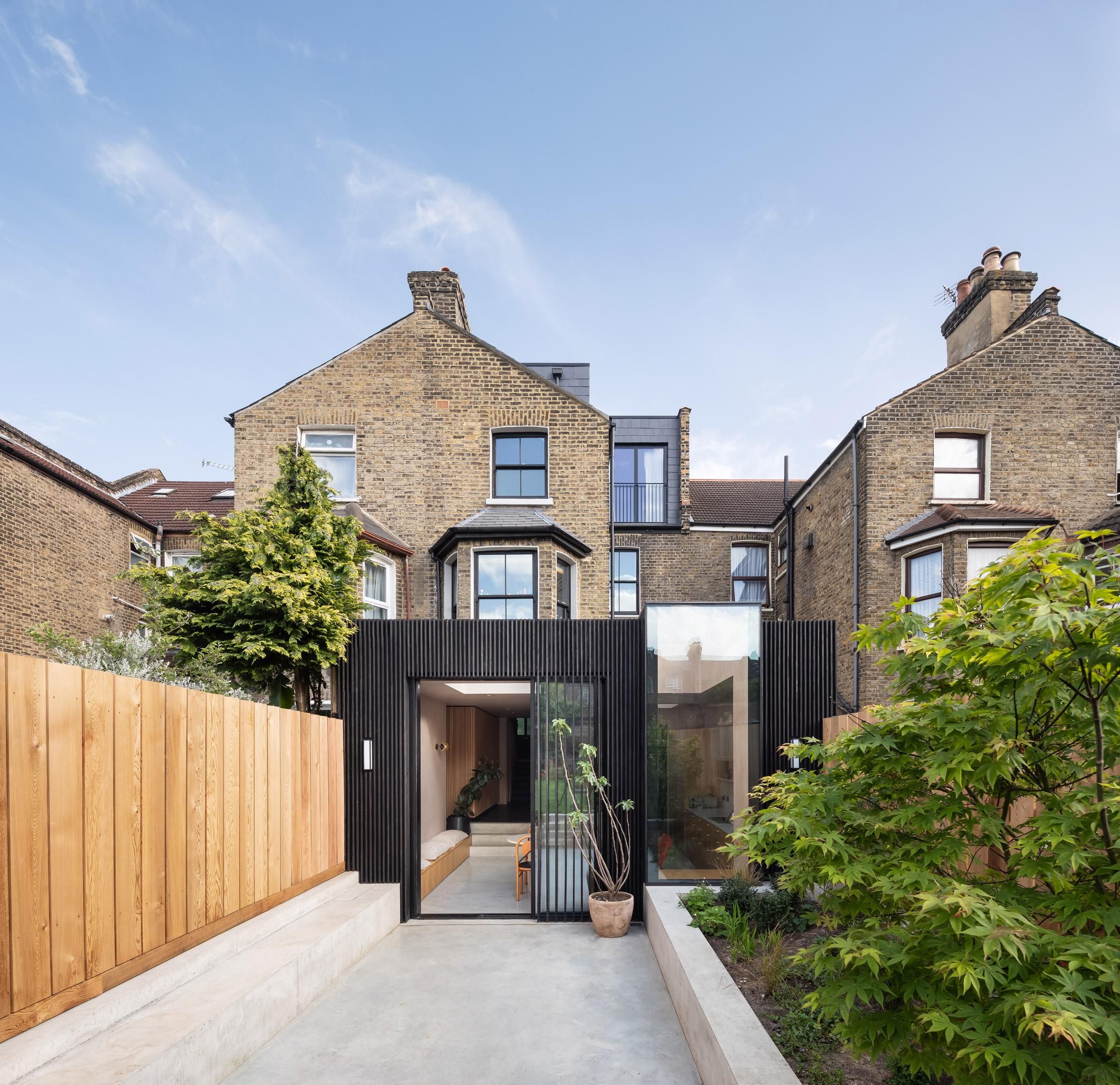 Японський інтер'єр: в Лондоні сімейна пара додала креативну прибудову до старого будинку – фото Японський інтер'єр: в Лондоні сімейна пара додала креативну прибудову до старого будинку – фото