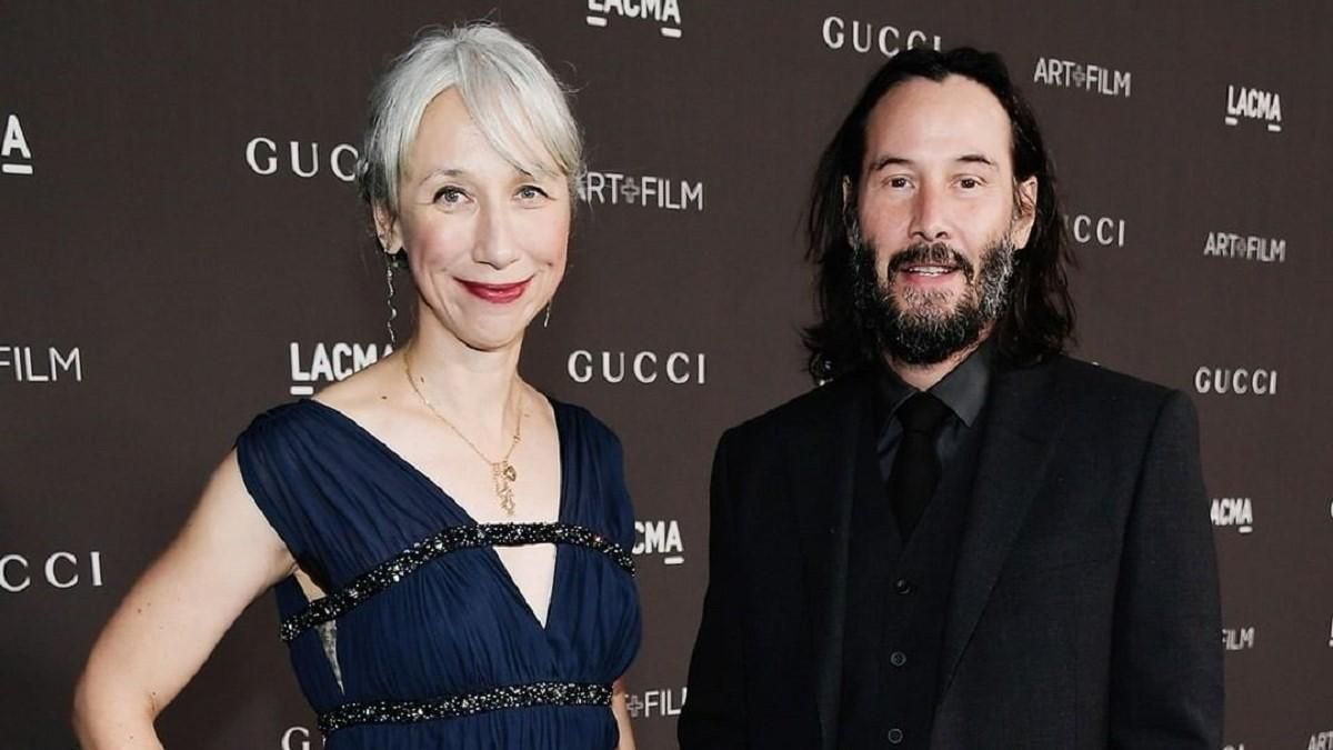 Обраниця Кіану Рівза потерпає від переслідувань його фанатки, – ЗМІ Обраниця Кіану Рівза потерпає від переслідувань його фанатки, – ЗМІ