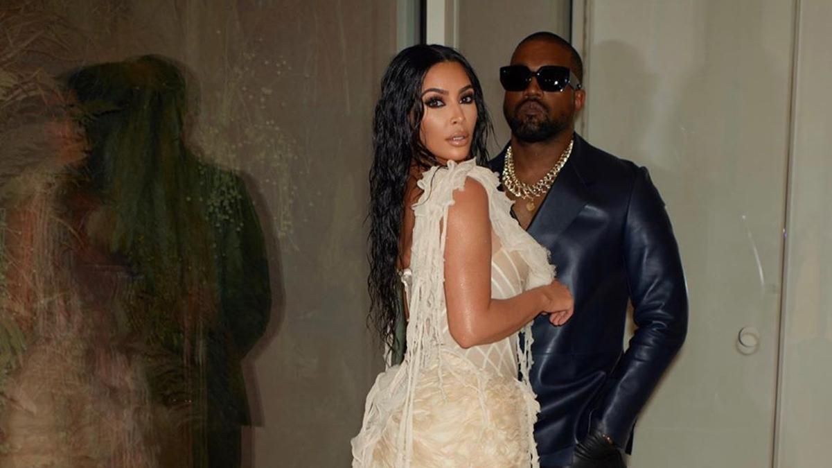 Каньє Вест вимагає розлучення з Кім Кардашян Каньє Вест вимагає розлучення з Кім Кардашян