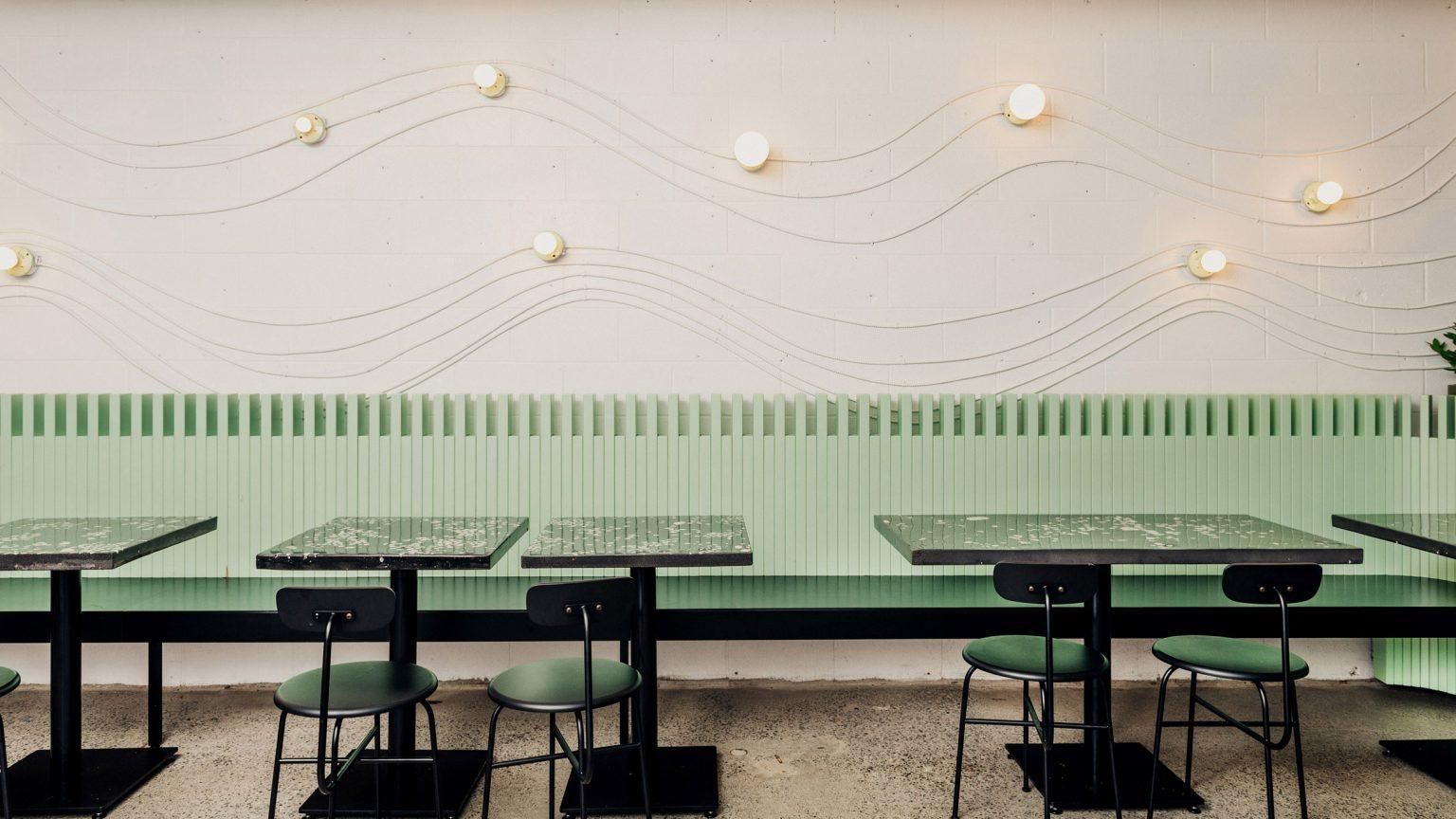 Зелений туалет та кам'яний бар: у Ванкувері відкрили ресторан з пляжним інтер’єром – фото 