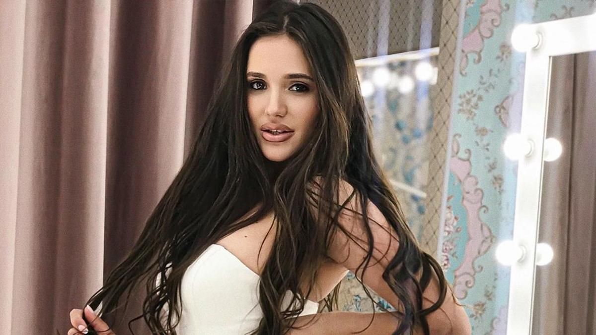 У весільній сукні: переможниця "Холостяка" заінтригувала мережу образом – фото У весільній сукні: переможниця "Холостяка" заінтригувала мережу образом – фото