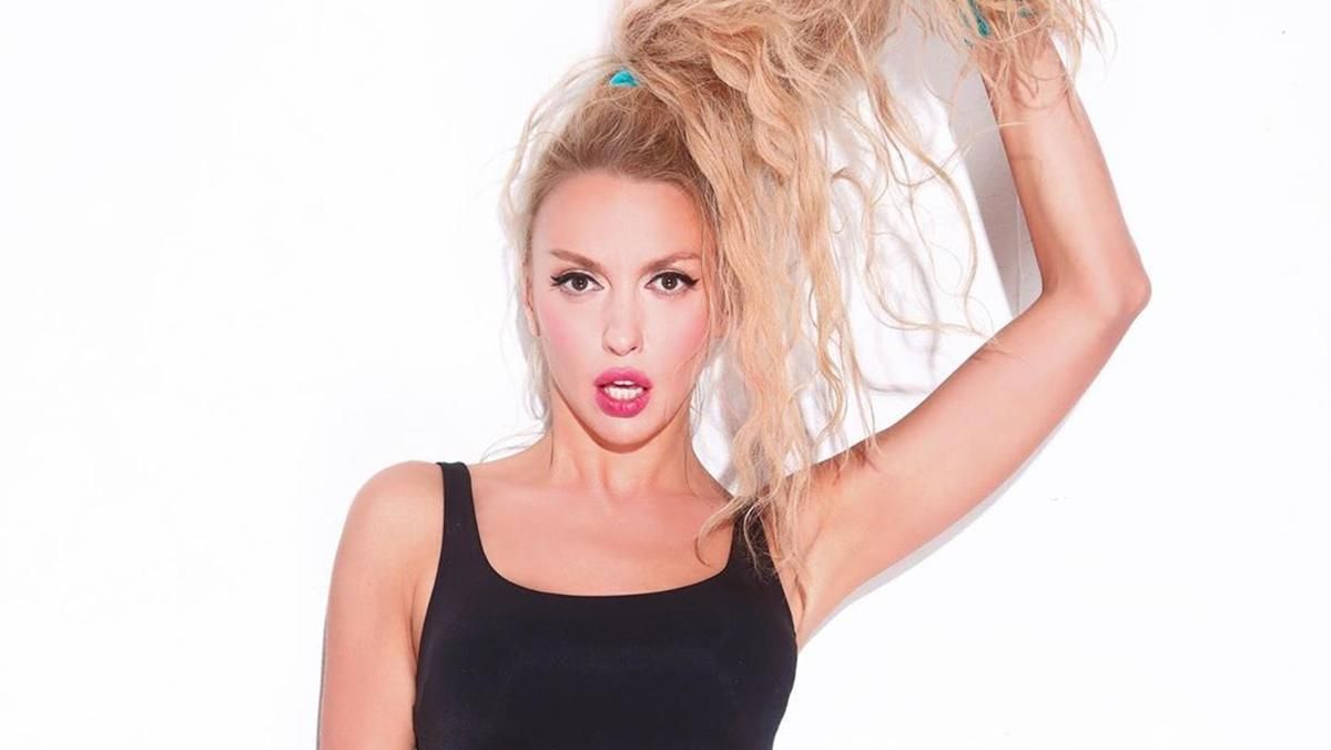 В коротких шортах Оля Полякова похвасталась ногами на фото с дочкой В коротких шортах Оля Полякова похвасталась ногами на фото с дочкой