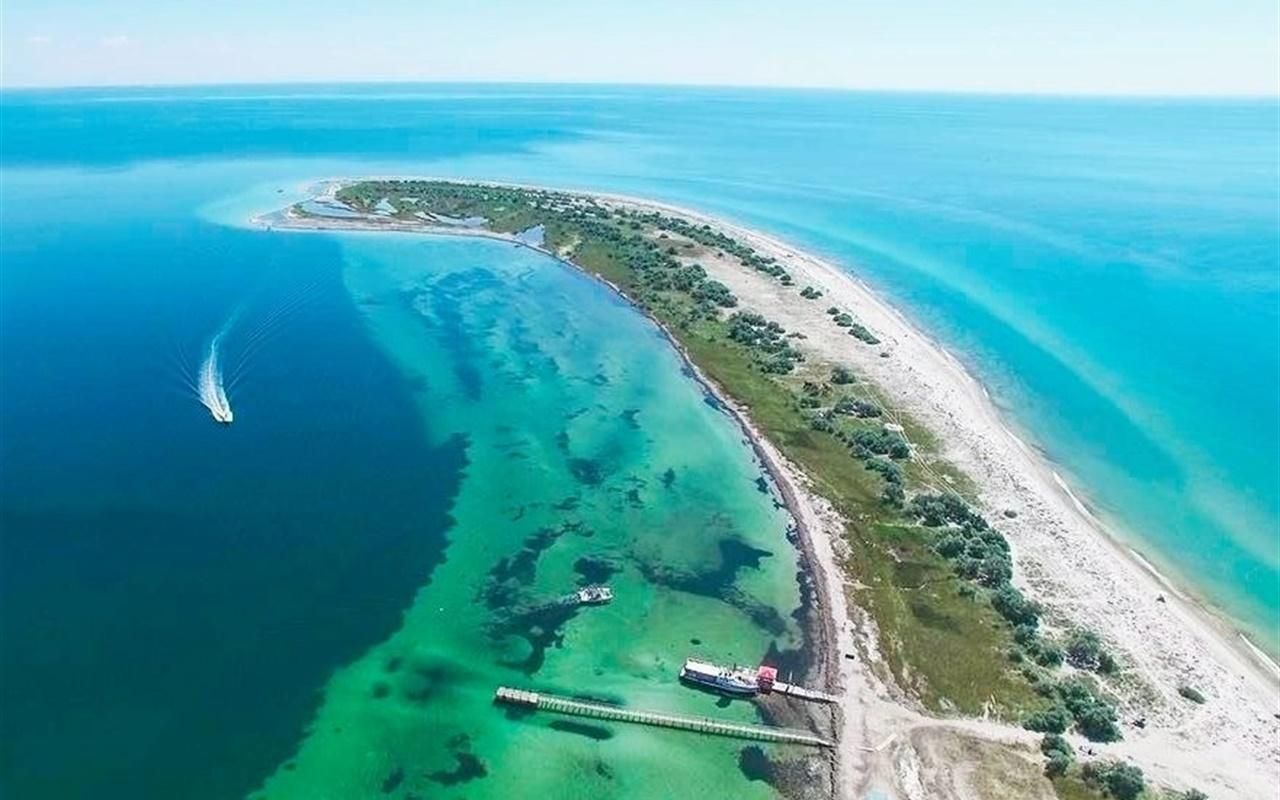 10 фото з відпочинку на Джарилгачі, які закохають вас в острів 10 фото з відпочинку на Джарилгачі, які закохають вас в острів