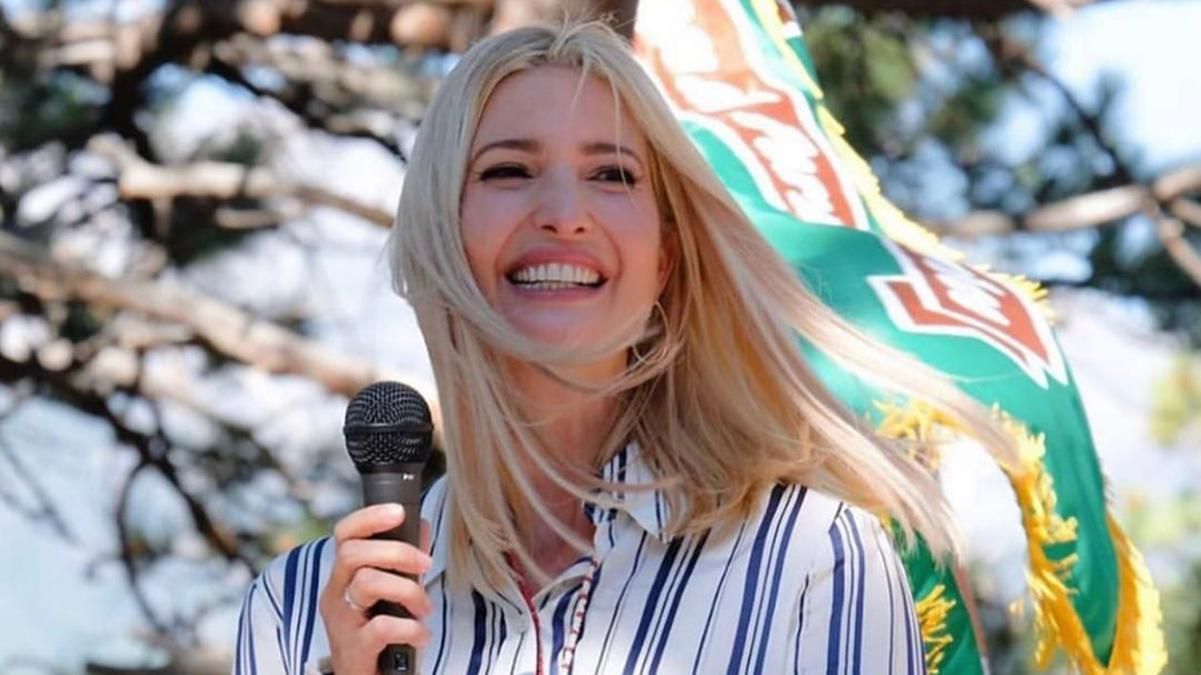 У білій сукні зі шкіряним поясом: Іванка Трамп вразила бездоганним образом – фото У білій сукні зі шкіряним поясом: Іванка Трамп вразила бездоганним образом – фото