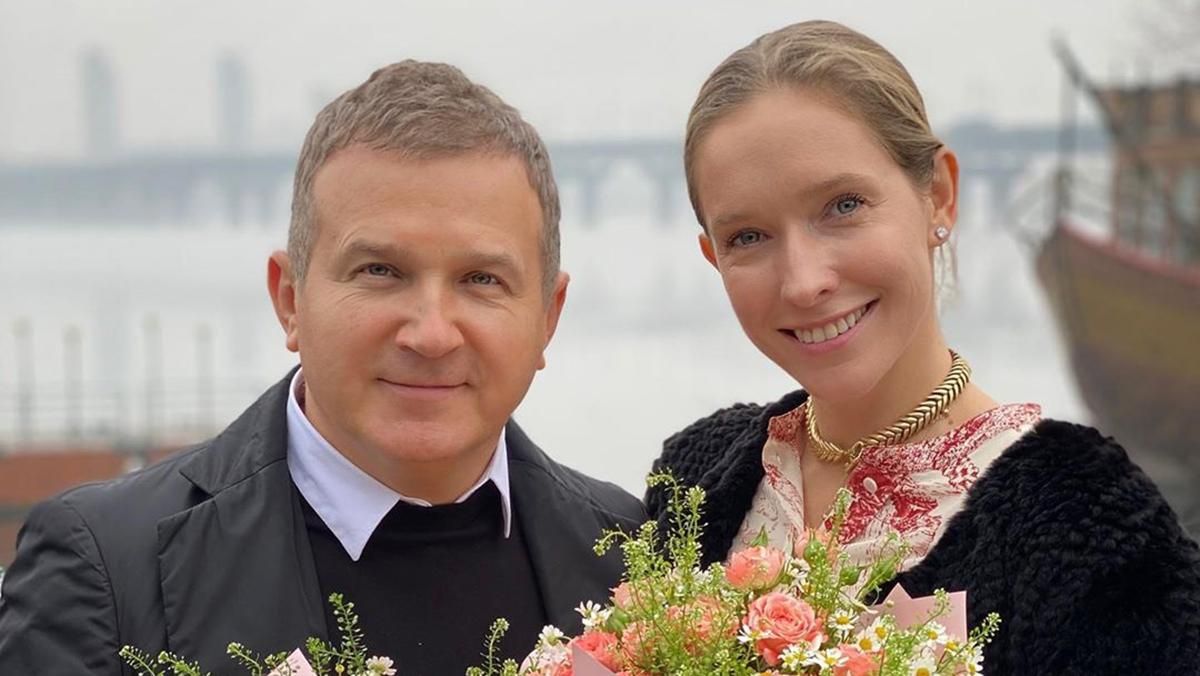 В нюдовом платье: Катя Осадчая очаровала безупречным образом в объятиях мужа В нюдовом платье: Катя Осадчая очаровала безупречным образом в объятиях мужа