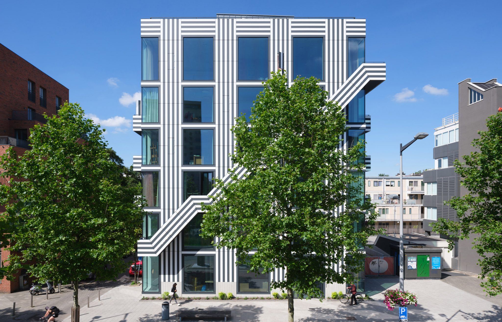 Графічний дизайн на стінах: креативний фасад від нідерландських розробників – фото Графічний дизайн на стінах: креативний фасад від нідерландських розробників – фото