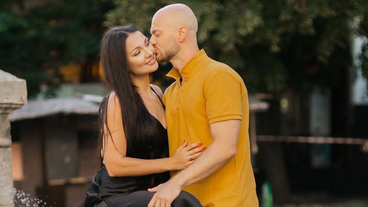 Ніжні поцілунки: Влад Яма замилував мережу романтичною фотосесією з коханою Ніжні поцілунки: Влад Яма замилував мережу романтичною фотосесією з коханою