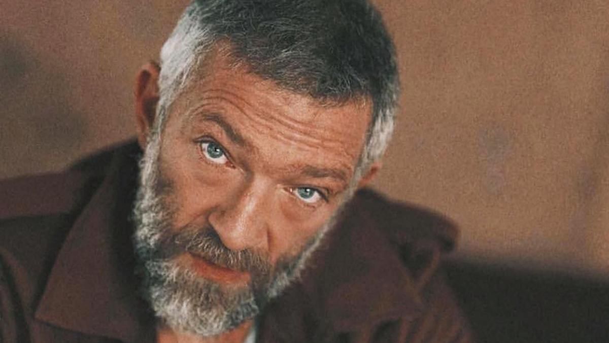 До смерти скучаю: Венсан Кассель очаровал редким кадром с дочерьми от Моники Беллуччи До смерти скучаю: Венсан Кассель очаровал редким кадром с дочерьми от Моники Беллуччи