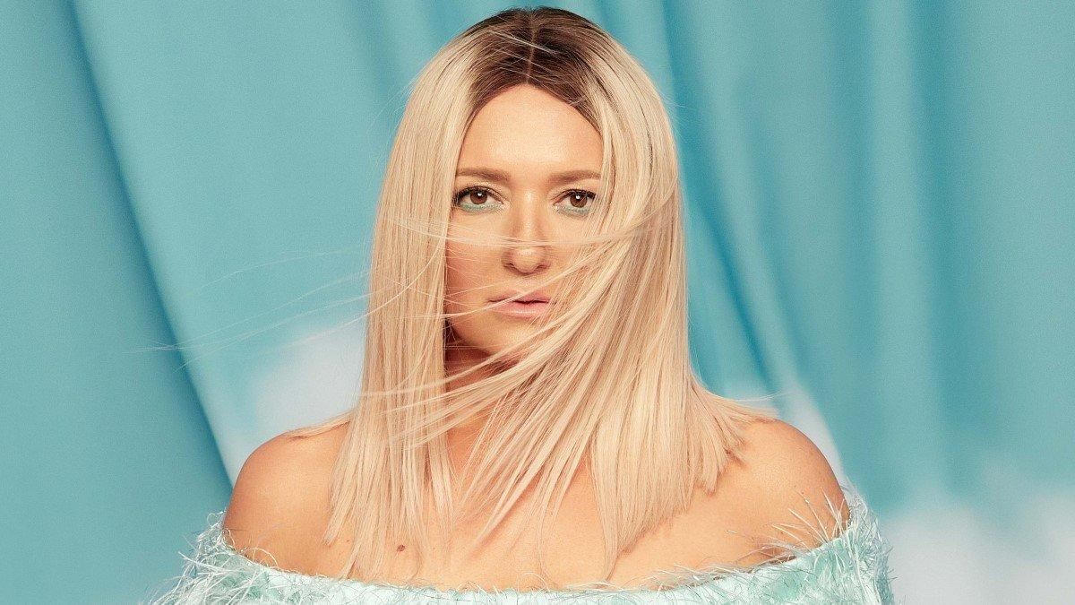 У білій мінісукні з декольте: Наталія Могилевська зібрала зірковий бомонд з нагоди 45-річчя У білій мінісукні з декольте: Наталія Могилевська зібрала зірковий бомонд з нагоди 45-річчя