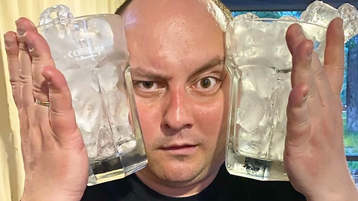 Юрий Ткач поделился курьезными видео со съемок "Однажды под Полтавой" Юрий Ткач поделился курьезными видео со съемок "Однажды под Полтавой"