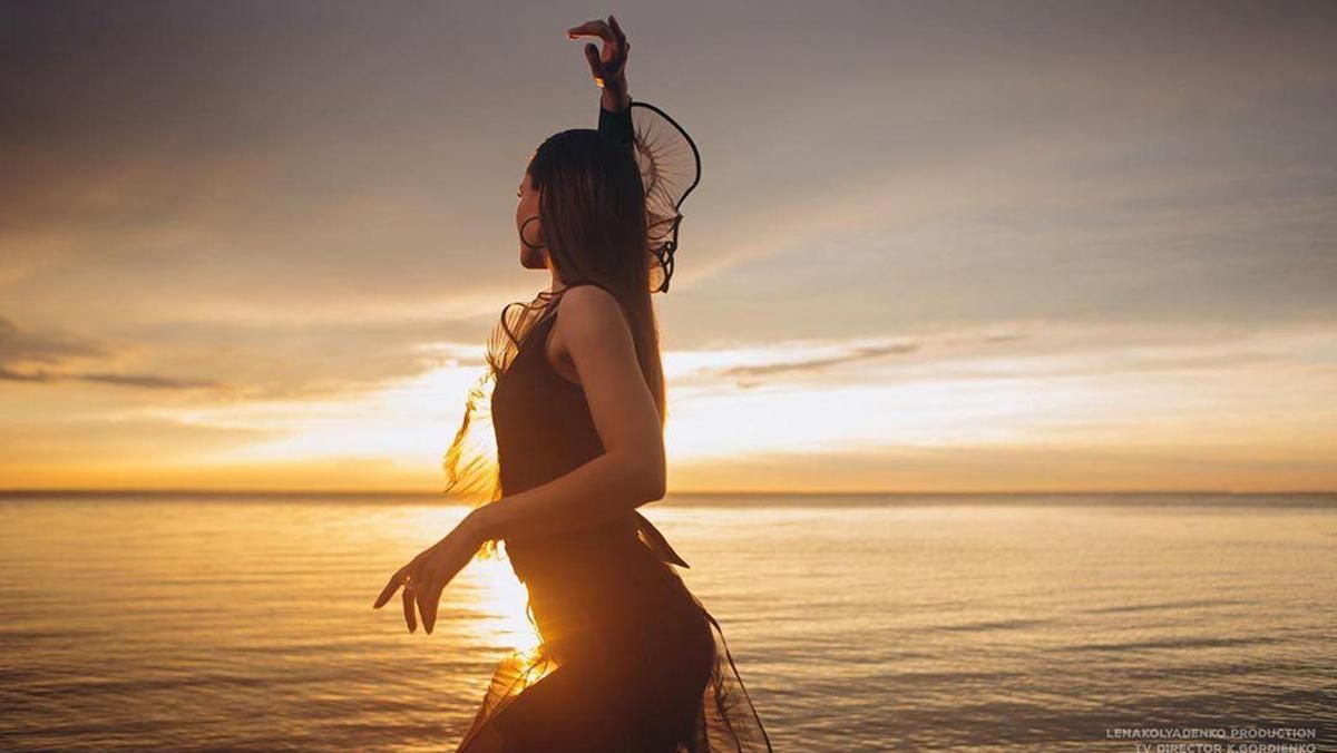 Солістка гурту The Hardkiss Юлія Саніна поділилася зворушливими кадрами своєї сім’ї Солістка гурту The Hardkiss Юлія Саніна поділилася зворушливими кадрами своєї сім’ї