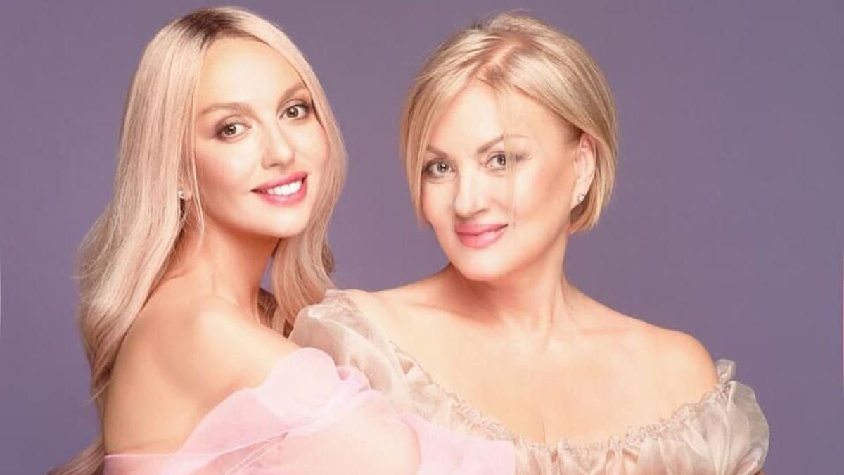 Оля Полякова трогательно поздравила маму с днем рождения и показала архивные детские фото Оля Полякова трогательно поздравила маму с днем рождения и показала архивные детские фото