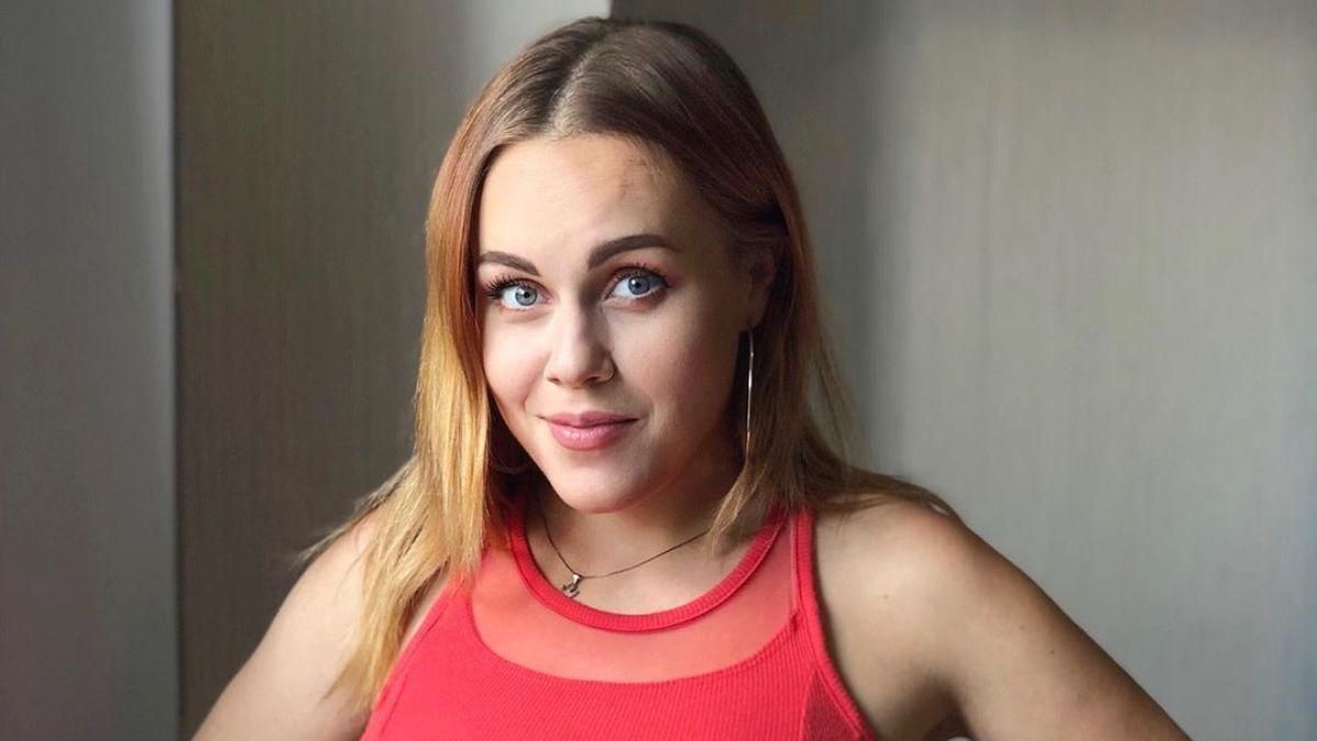 Вагітна Alyosha показала, як її сини граються у фонтані: кумедне відео Вагітна Alyosha показала, як її сини граються у фонтані: кумедне відео