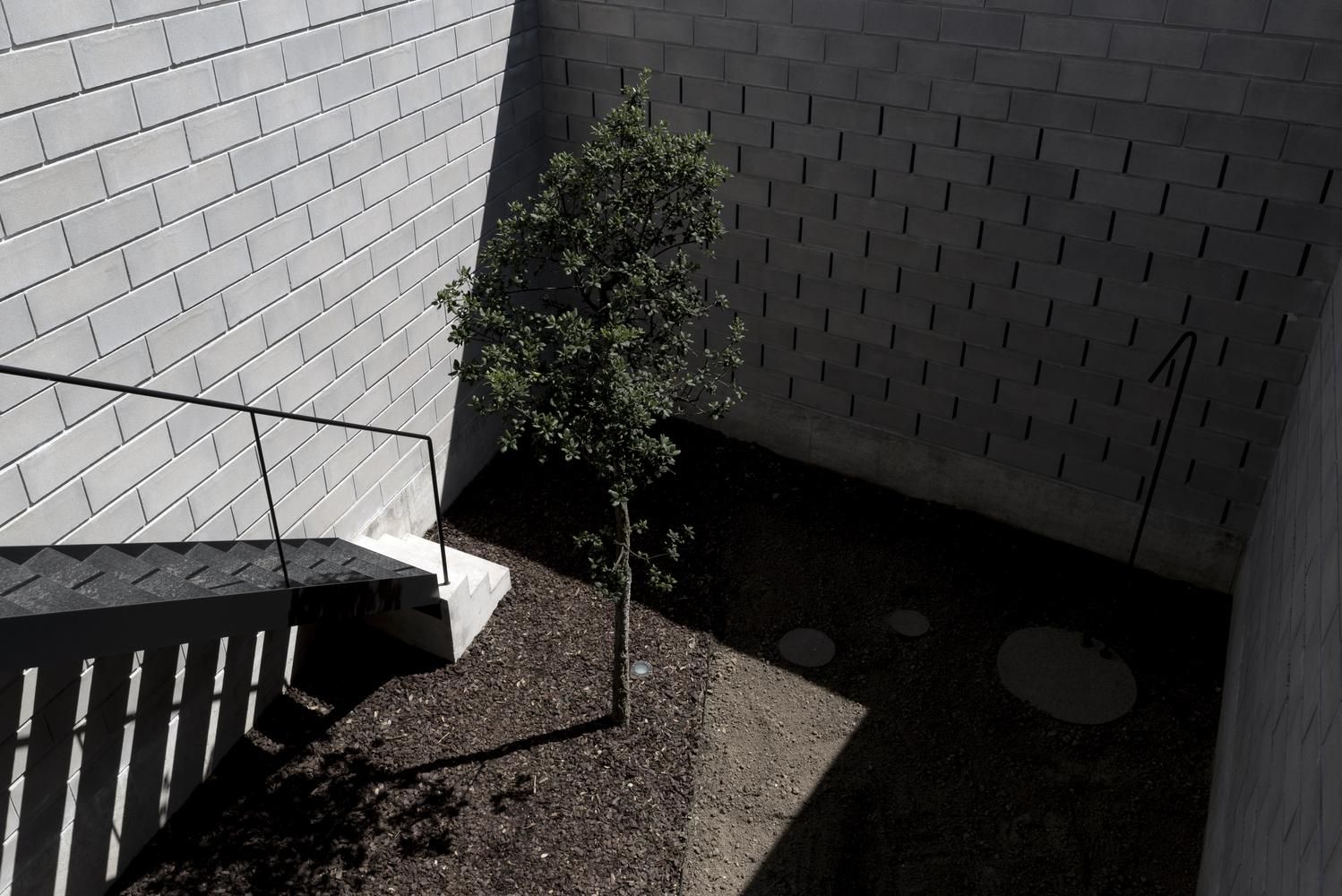 Поломанный дом: фото интерьера помещения с запутанной планировкой – фото Поломанный дом: фото интерьера помещения с запутанной планировкой – фото