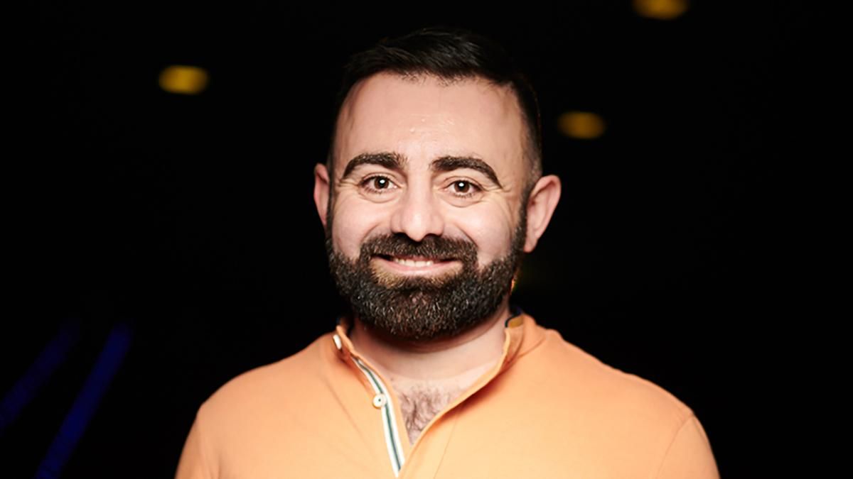 Звезда сериала "Бешеная свадьба" Арам Арзуманян согласился участвовать в шоу "Танцы со звездами" Звезда сериала "Бешеная свадьба" Арам Арзуманян согласился участвовать в шоу "Танцы со звездами"