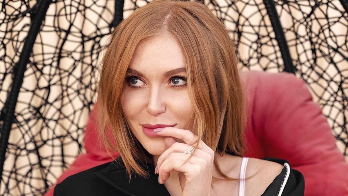 Начинаю влюбляться: Слава Каминская взбудоражила сеть страстным фото с Дикусаром Начинаю влюбляться: Слава Каминская взбудоражила сеть страстным фото с Дикусаром