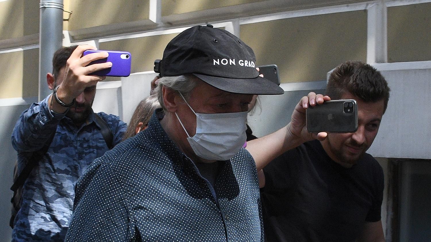 Скандального Михайла Єфремова госпіталізували із зали суду через інсульт: відео Скандального Михайла Єфремова госпіталізували із зали суду через інсульт: відео