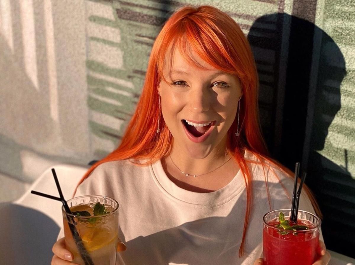 Беременная Светлана Тарабарова устроила baby shower: забавные видео с конкурсами и танцами Беременная Светлана Тарабарова устроила baby shower: забавные видео с конкурсами и танцами