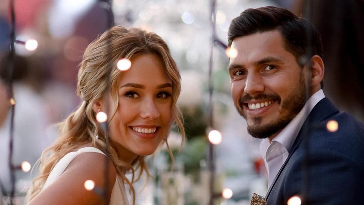 Никита Добрынин посвятил любимой песню: романтический сюрприз на свадьбе – видео