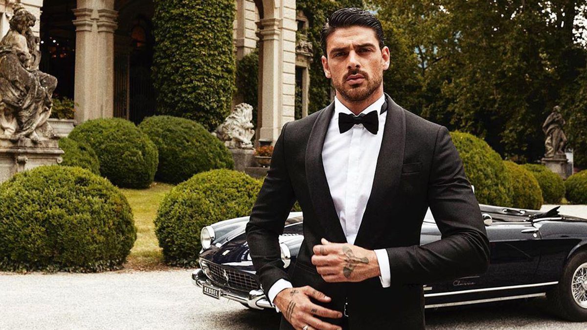 Зірка еротичного фільму "365 днів" Мікеле Морроне став обличчям рекламної кампанії Guess: фото Зірка еротичного фільму "365 днів" Мікеле Морроне став обличчям рекламної кампанії Guess: фото