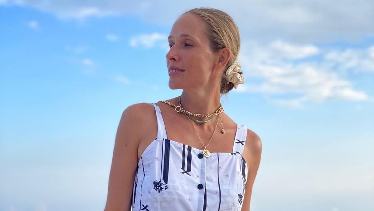 На тлі світанку без макіяжу: Катя Осадча підкорила стильним повсякденним образом – фото На тлі світанку без макіяжу: Катя Осадча підкорила стильним повсякденним образом – фото