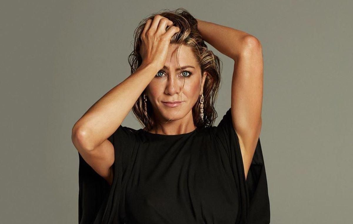 Дженнифер Энистон снялась в яркой фотосессии – эффектные кадры Дженнифер Энистон снялась в яркой фотосессии – эффектные кадры