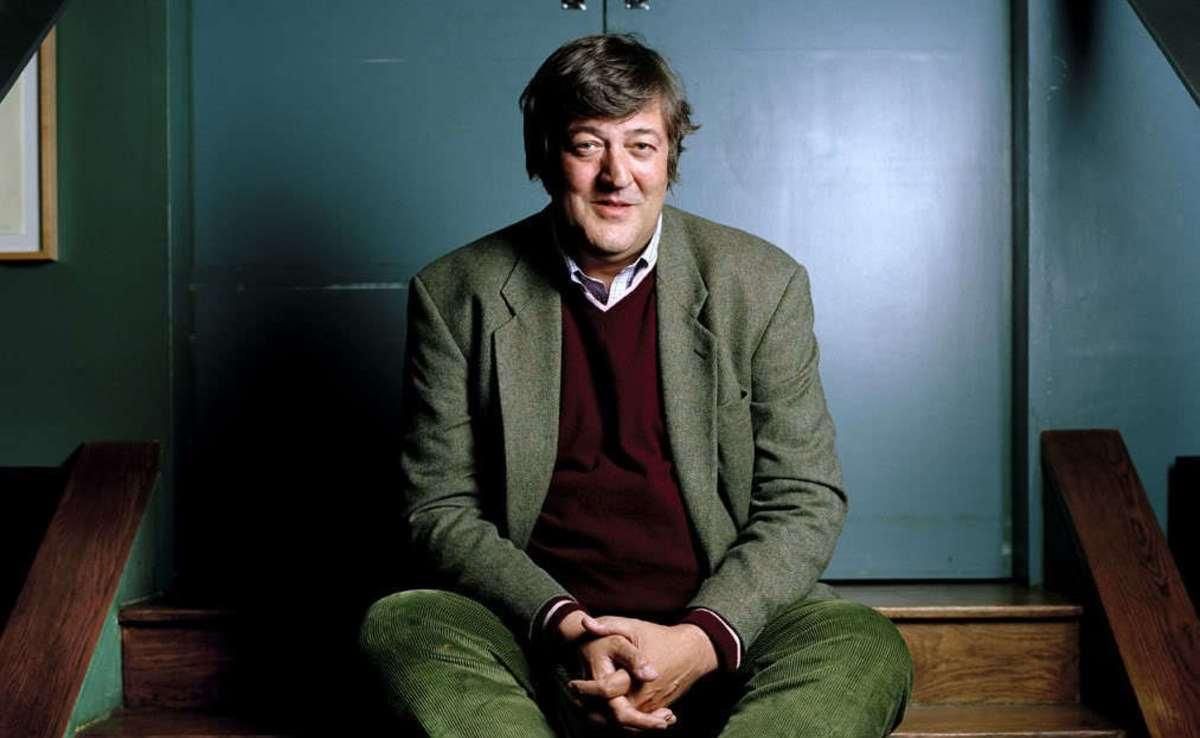 Британский актер Стивен Фрай поддержал протесты в Беларуси: видео Британский актер Стивен Фрай поддержал протесты в Беларуси: видео