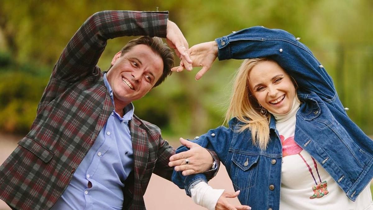 Лілія Ребрик підкорила мережу пристрасним фото в обіймах чоловіка Лілія Ребрик підкорила мережу пристрасним фото в обіймах чоловіка