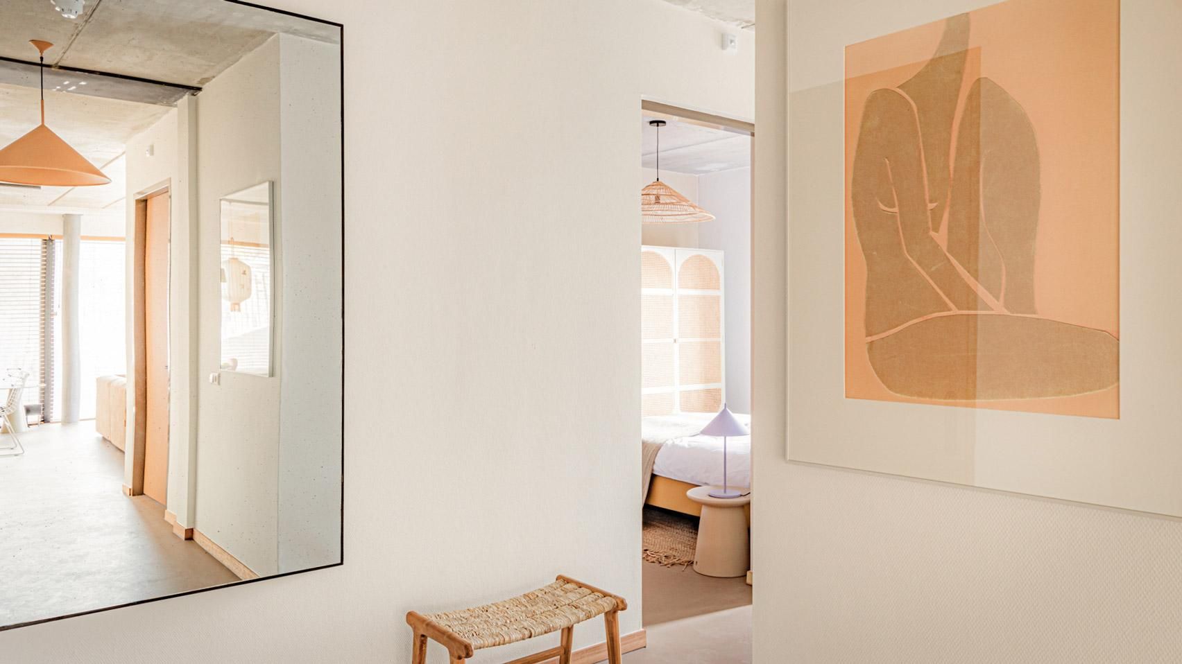 Пустынный интерьер: в Нидерландах открыли стильный отель Пустынный интерьер: в Нидерландах открыли стильный отель