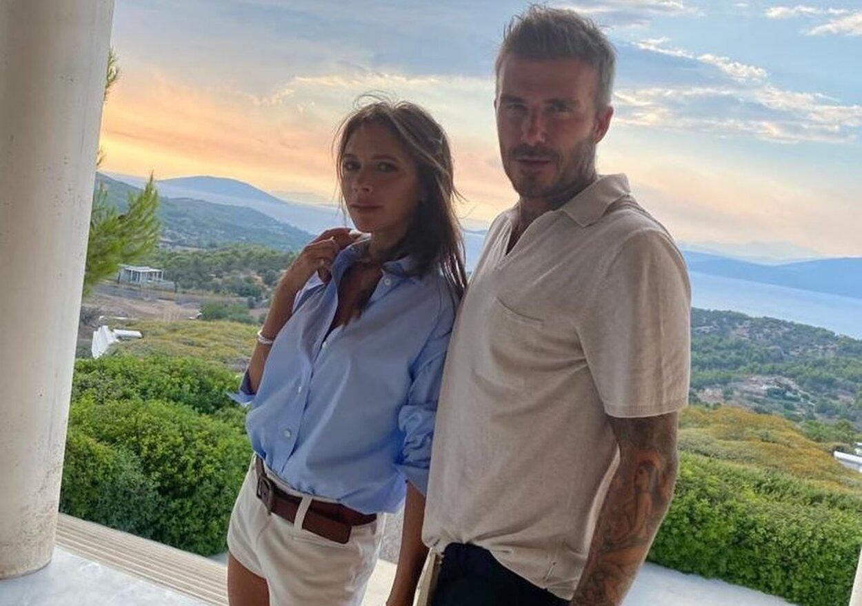 У Всесвітній день собаки: Вікторія Бекхем замилувала мережу спільним фото чоловіка з чотирилапим У Всесвітній день собаки: Вікторія Бекхем замилувала мережу спільним фото чоловіка з чотирилапим