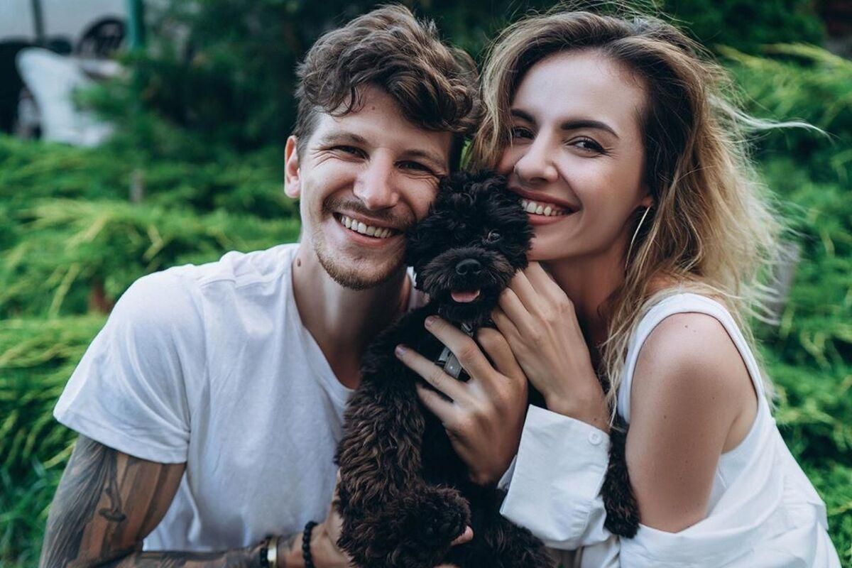 Хочеться на ручки: співачка MamaRika опублікувала ніжне фото з чоловіком Хочеться на ручки: співачка MamaRika опублікувала ніжне фото з чоловіком