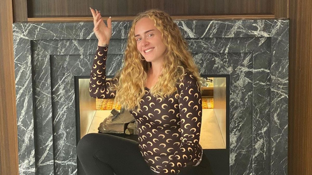 Схудла Адель показала чудові форми в купальнику та одразу ж вляпалась у скандал Схудла Адель показала чудові форми в купальнику та одразу ж вляпалась у скандал