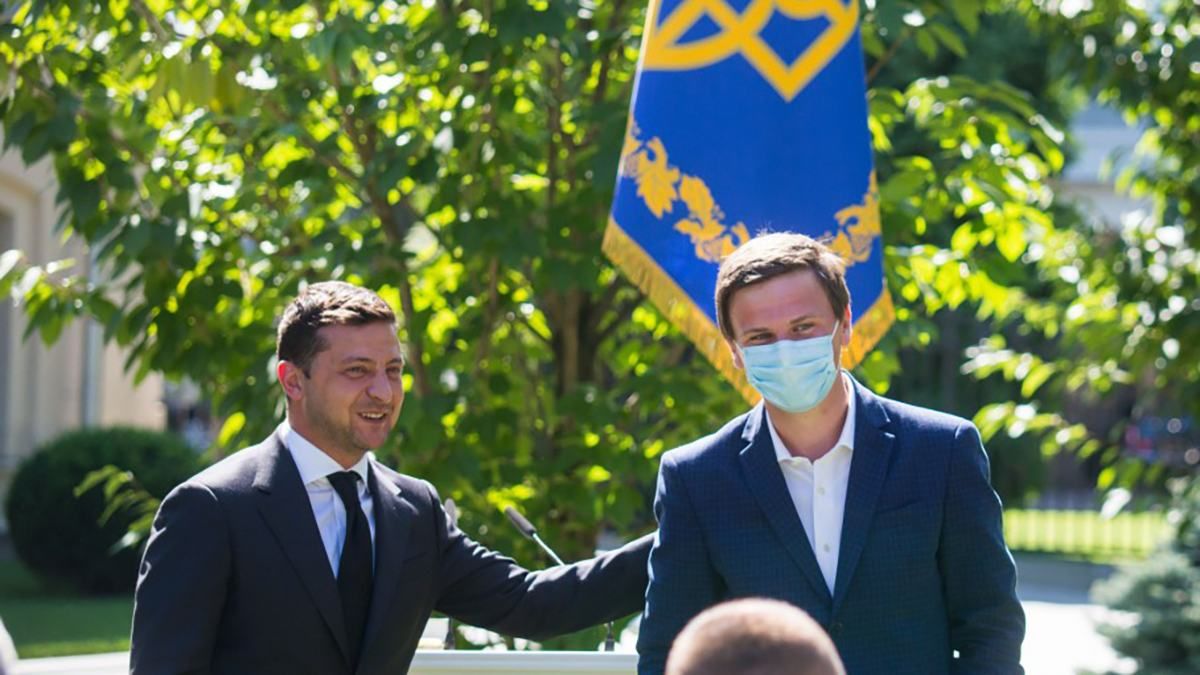 Дмитрий Комаров получил звание Заслуженного журналиста Украины: трогательная реакция на награду Дмитрий Комаров получил звание Заслуженного журналиста Украины: трогательная реакция на награду