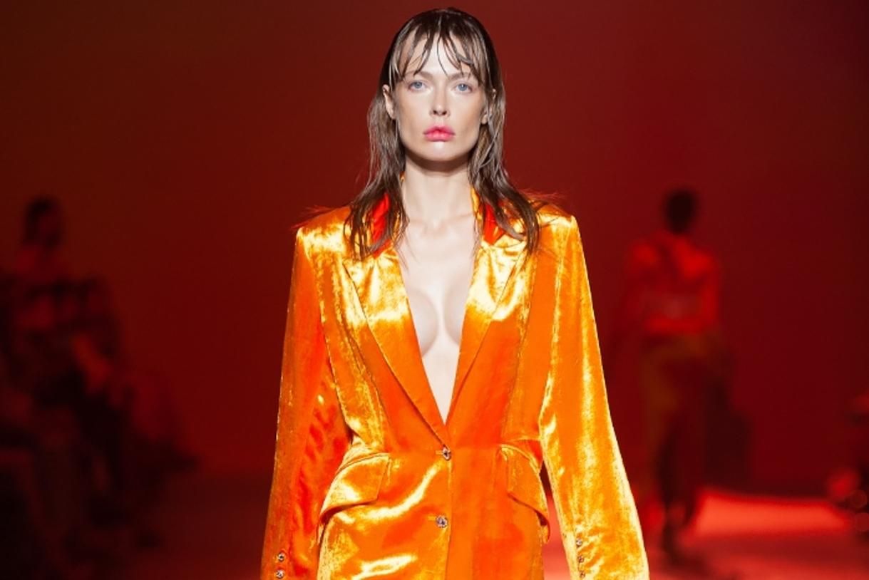 Як пройшов перший день Ukrainian Fashion Week: провокативні колекції проти стриманих Як пройшов перший день Ukrainian Fashion Week: провокативні колекції проти стриманих