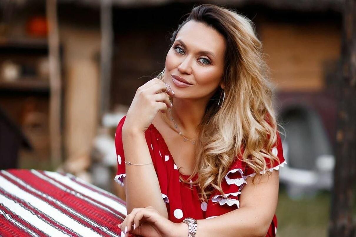 Звезда "свингеров" Анна Саливанчук во второй раз стала мамой и показала видео с родов Звезда "свингеров" Анна Саливанчук во второй раз стала мамой и показала видео с родов