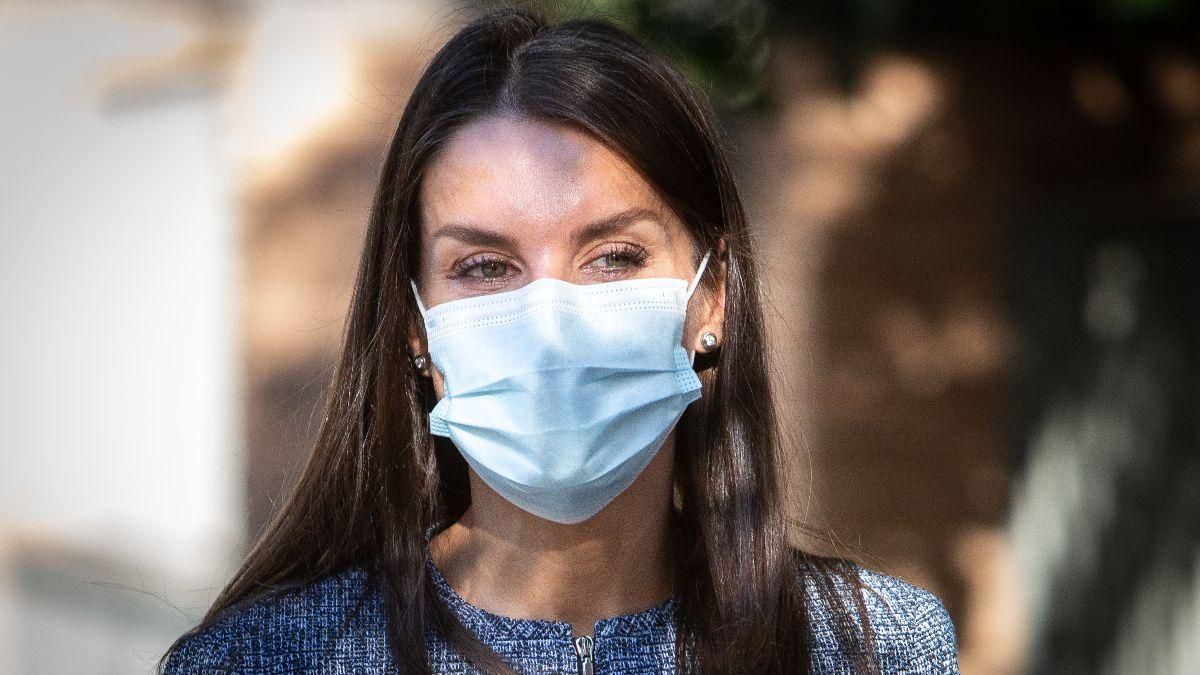 У стильному жакеті: королева Летиція підкорила елегантним образом на робочій зустрічі – фото У стильному жакеті: королева Летиція підкорила елегантним образом на робочій зустрічі – фото