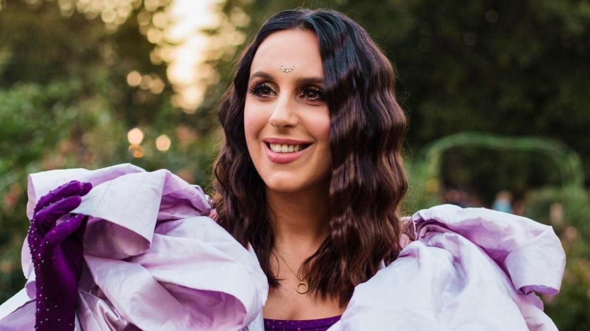 У стильній сукні в горох: Джамала вразила ідеальним повсякденним образом – фото У стильній сукні в горох: Джамала вразила ідеальним повсякденним образом – фото